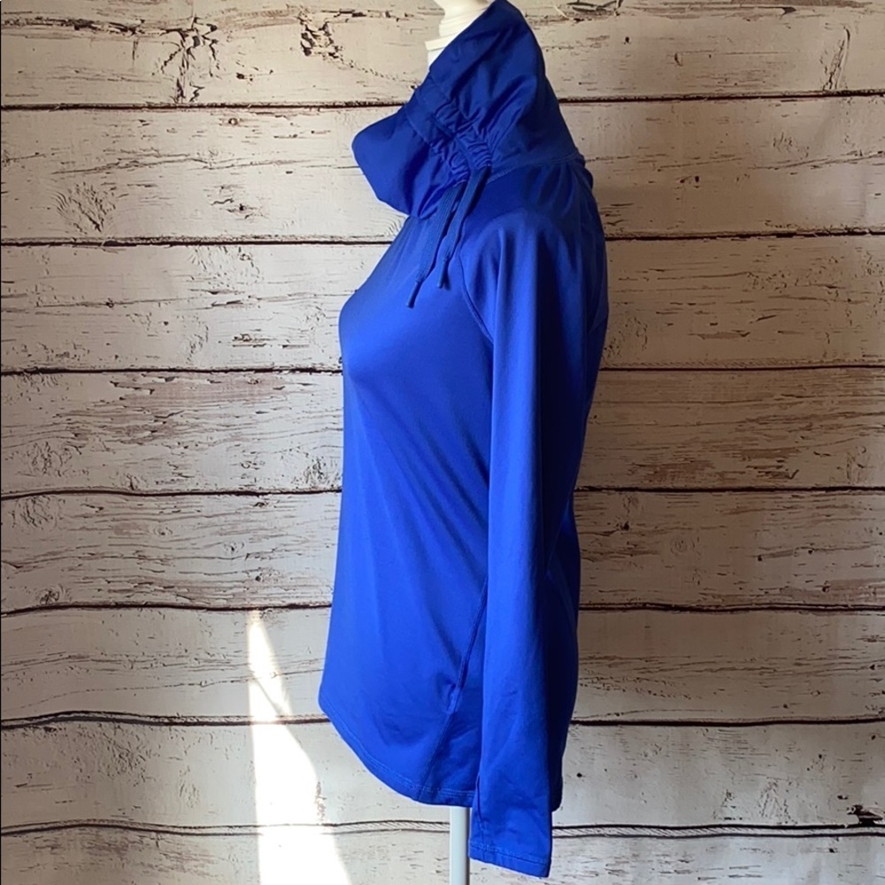 Layer 8 Blue Performance Qwick-Dry S Pullover - Picture 5 of 13